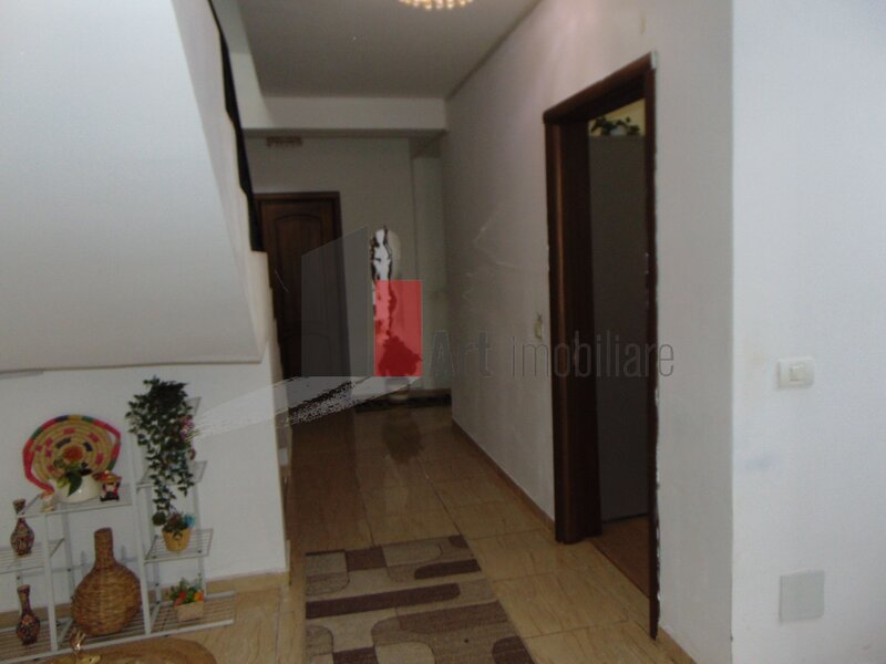 Vila premium 7 camere, finalizata 2023, 274 mp utili, mutare imediata.