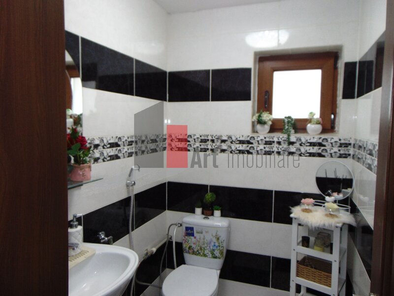 Vila premium 7 camere, finalizata 2023, 274 mp utili, mutare imediata.